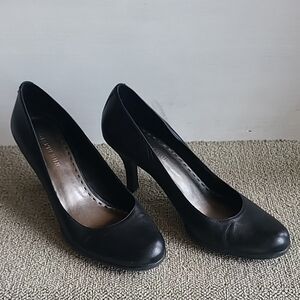 Gianni Bini Black Leather Heels